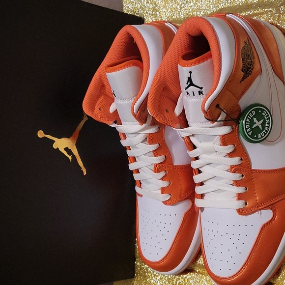 Jordan 1 Mid Metallic Orange - Picture 3 of 8